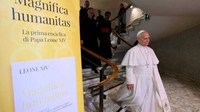 Papa Leão XIV publica sua primeira encíclica sobre a dignidade humana na era da inteligência artificial