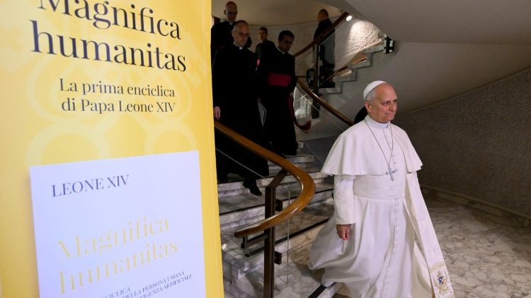 Papa Leão XIV publica sua primeira encíclica sobre a dignidade humana na era da inteligência artificial